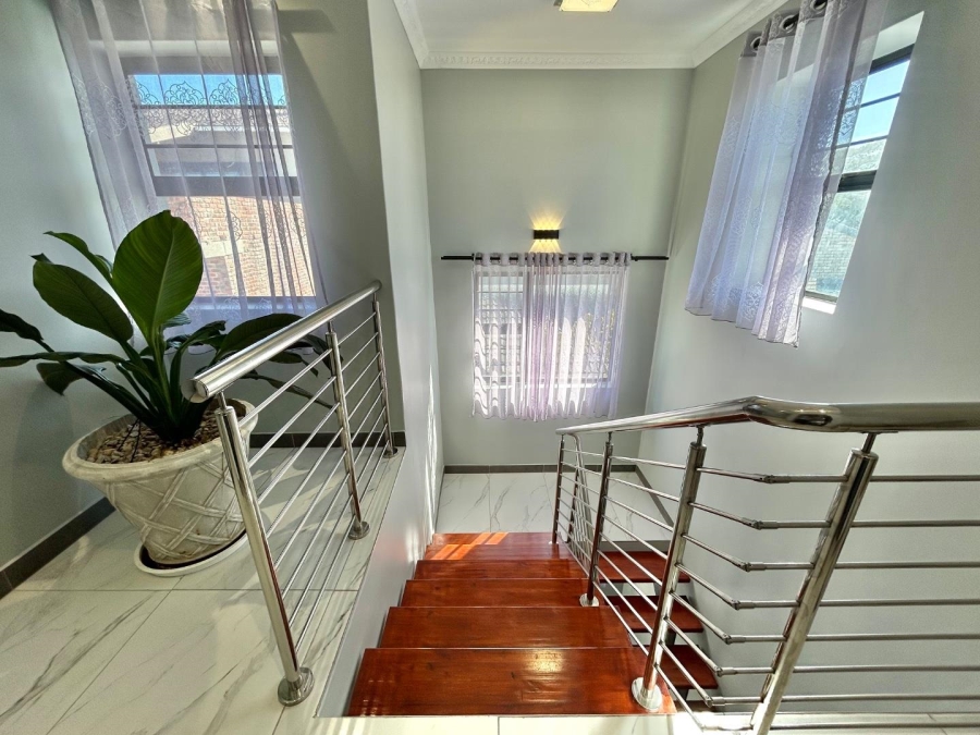 4 Bedroom Property for Sale in Wavecrest Eastern Cape